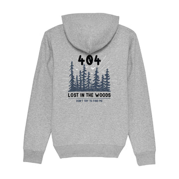 Harz Hoodie in Heather Grey mit blau-schwarzem Backprint: illustrierte Tannen und Text „404 – Lost in the woods – Don’t try to find me“. Nachhaltig produziert, Fair Wear & OEKO-TEX zertifiziert, pro Kauf ein Baum im Harz.