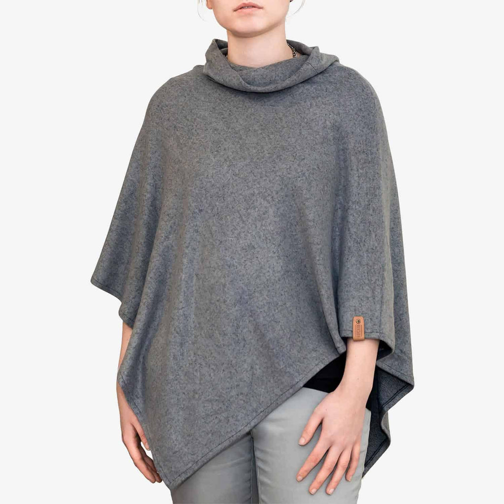 Handgenähter Poncho mit Lederetikett - HARZKIND - Der Shop